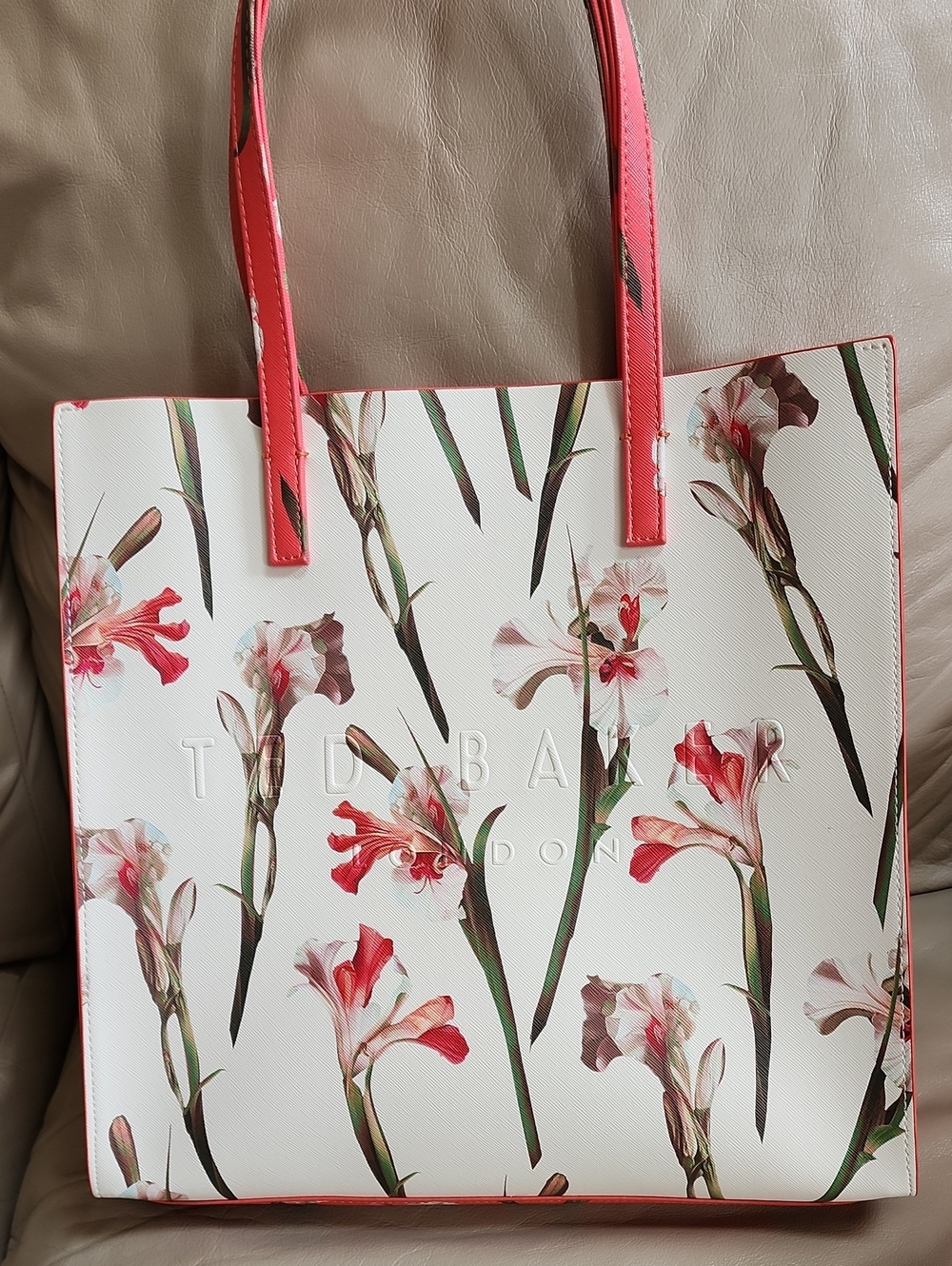 Ted Baker The Icon Women's White Coral Floral Tote Preowned